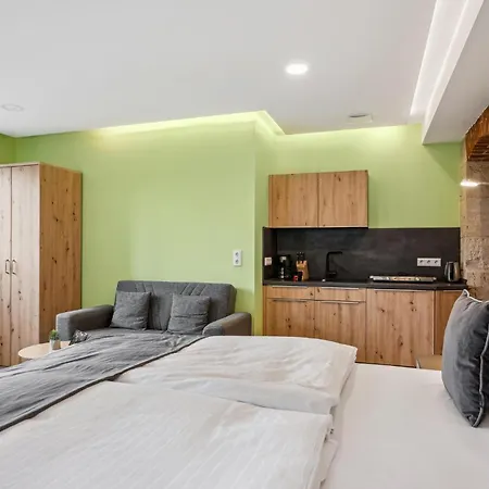 Haus Alte Schmiede 2 Апартаменты Наумбург